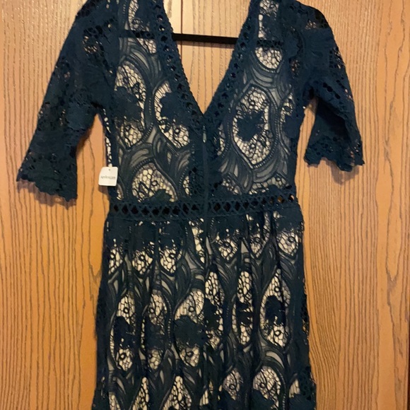 Maxi Dress Lacy NWT, navy with cream lining. Perfect for wedding guest dress - Picture 5 of 6